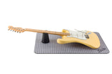 เสื่อและที่รองคอกีต้าร์ Fender Work Mat Station Silver