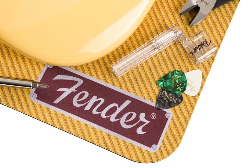 เสื่อและที่รองคอกีต้าร์ Fender Work Mat Station Tweed