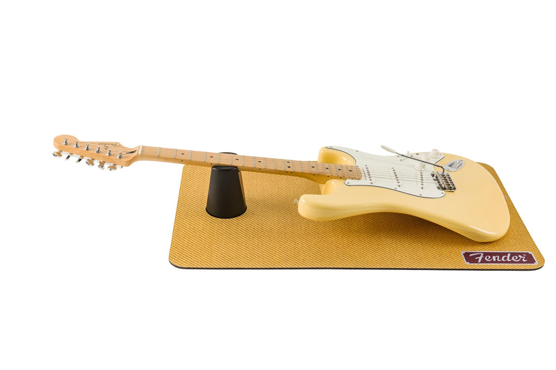 เสื่อและที่รองคอกีต้าร์ Fender Work Mat Station Tweed